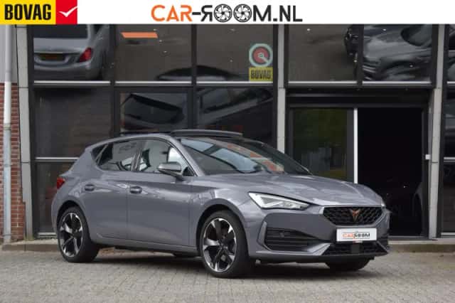 CUPRA Leon (2022) thumbnail 1