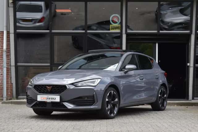 CUPRA Leon (2022) thumbnail 3