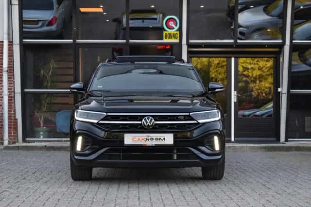 Volkswagen T-Roc (2024) thumbnail 2