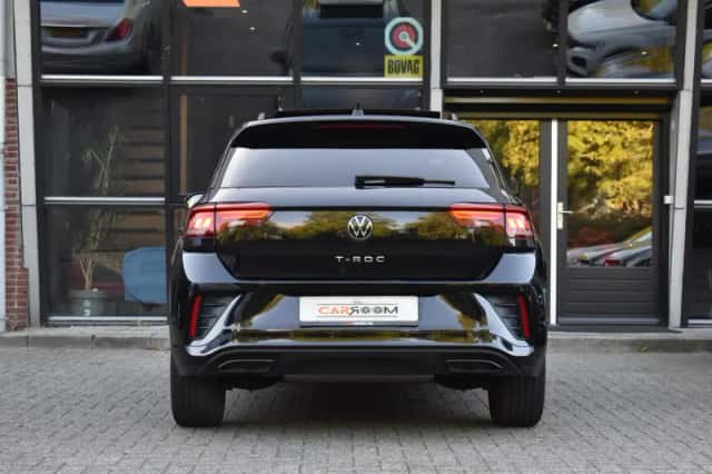 Volkswagen T-Roc (2024) thumbnail 6