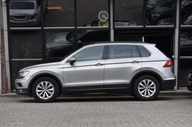 Volkswagen Tiguan (2018) thumbnail 4