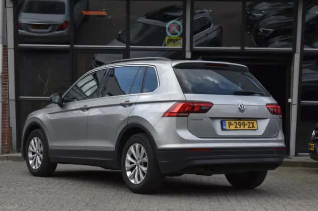 Volkswagen Tiguan (2018) thumbnail 5