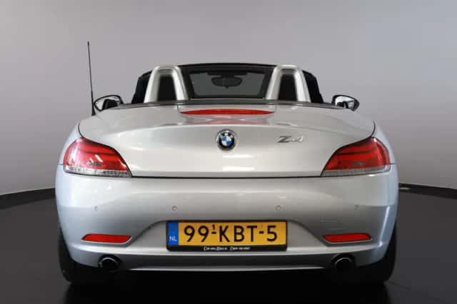 BMW Z4 (2009) thumbnail 6