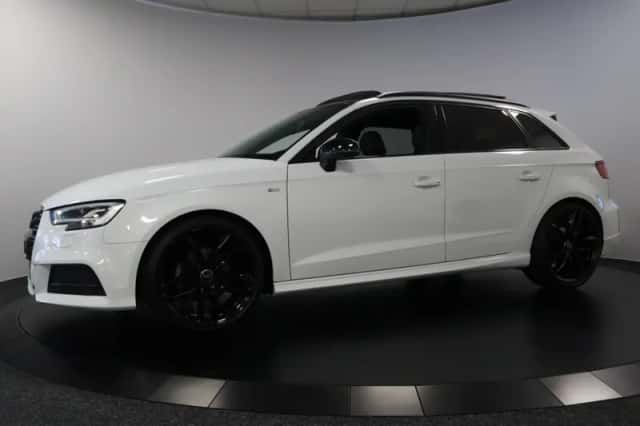 Audi A3 (2017) thumbnail 2