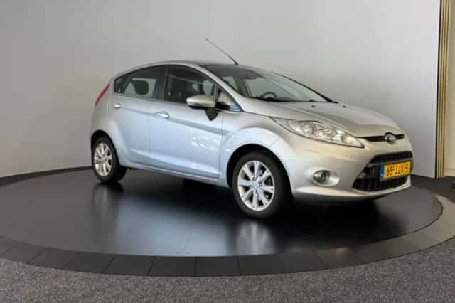 Ford Fiesta (2009) thumbnail 4