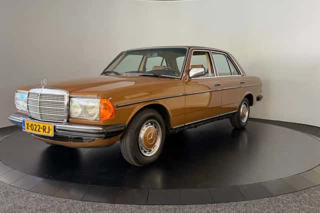 Mercedes-Benz 240 (1980) thumbnail 1