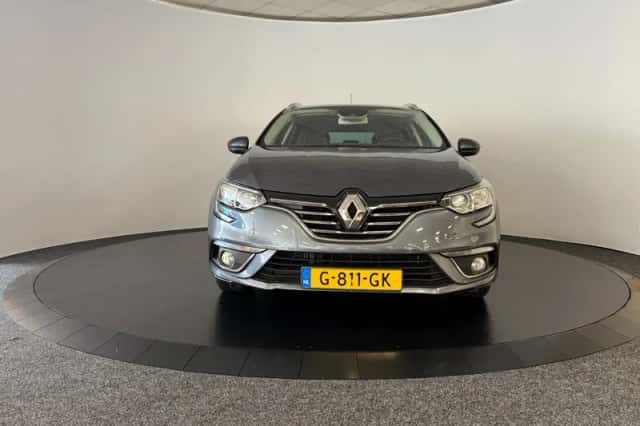 Renault Mégane (2019) thumbnail 2