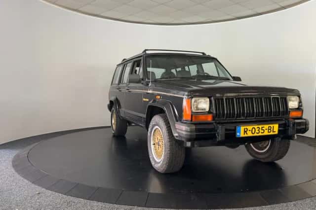 Jeep Cherokee (1992) thumbnail 3