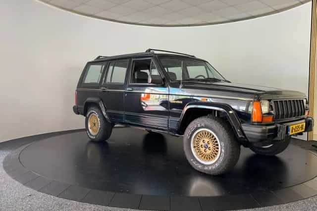 Jeep Cherokee (1992) thumbnail 4
