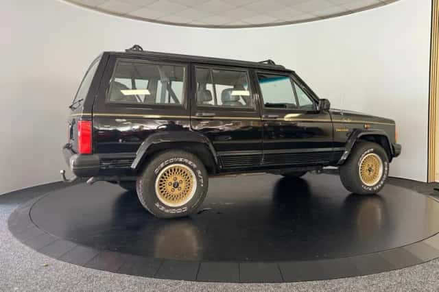 Jeep Cherokee (1992) thumbnail 6