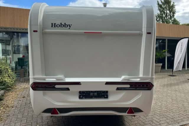Hobby De Luxe (2026) thumbnail 4