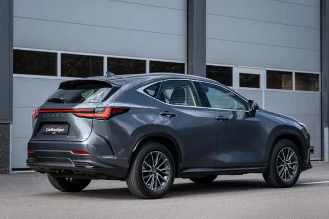 Lexus NX (2024) thumbnail 3