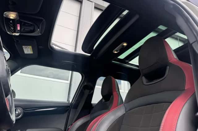 MINI Cooper S (2018) thumbnail 5