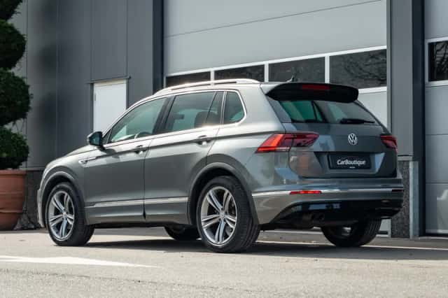 Volkswagen Tiguan (2016) thumbnail 2