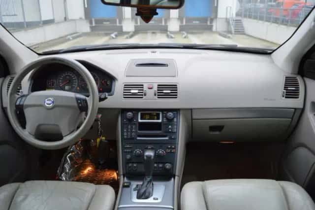 Volvo XC90 (2005) thumbnail 5