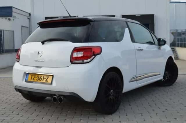 Citroën DS3 (2011) thumbnail 3