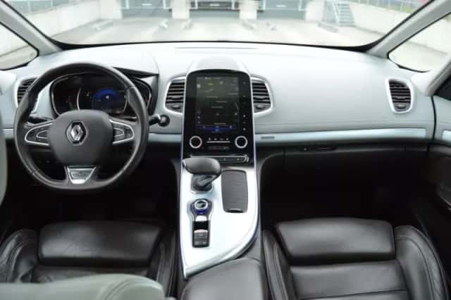 Renault Espace (2016) thumbnail 6