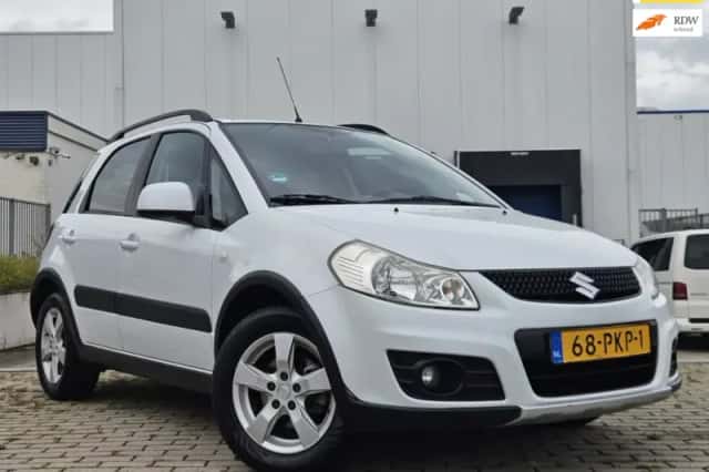 Suzuki SX4 (2011) thumbnail 1
