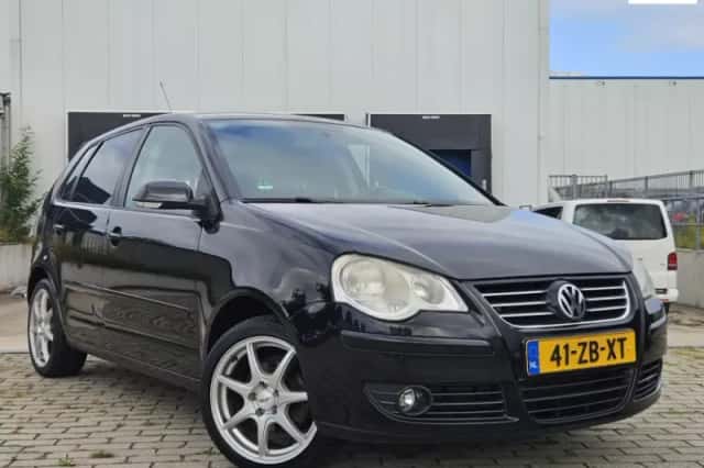Volkswagen Polo (2008) thumbnail 1