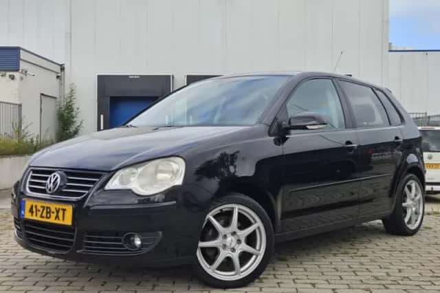 Volkswagen Polo (2008) thumbnail 2