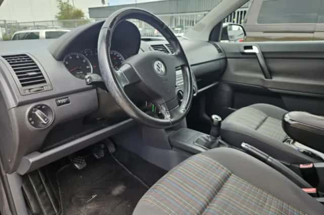Volkswagen Polo (2008) thumbnail 5