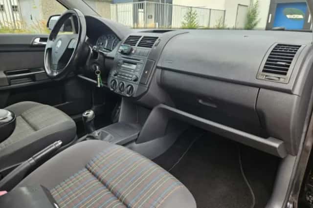 Volkswagen Polo (2008) thumbnail 6