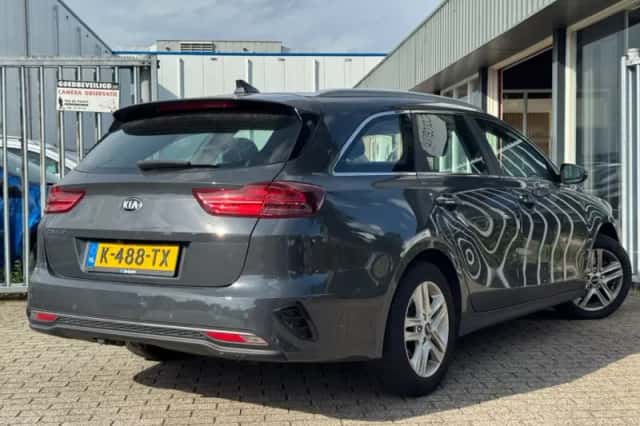 Kia Ceed (2021) thumbnail 3