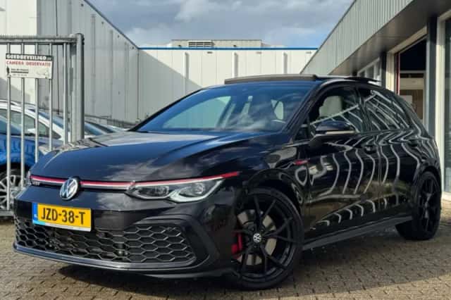 Volkswagen Golf (2021) thumbnail 2