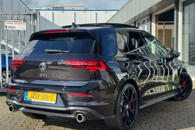 Volkswagen Golf (2021) thumbnail 3