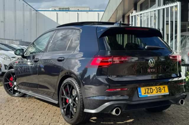 Volkswagen Golf (2021) thumbnail 4