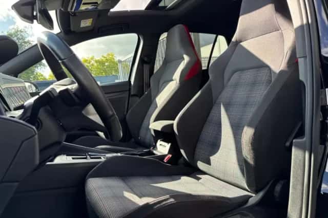 Volkswagen Golf (2021) thumbnail 5