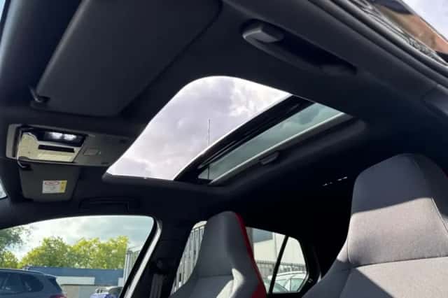 Volkswagen Golf (2021) thumbnail 6