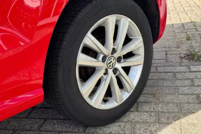 Volkswagen Polo (2011) thumbnail 5