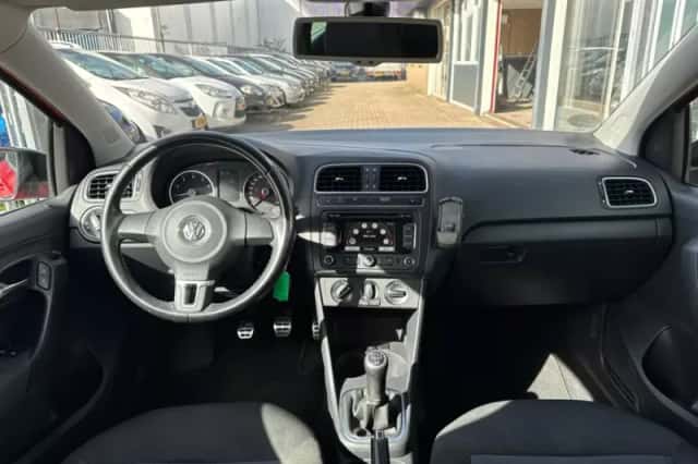 Volkswagen Polo (2011) thumbnail 6