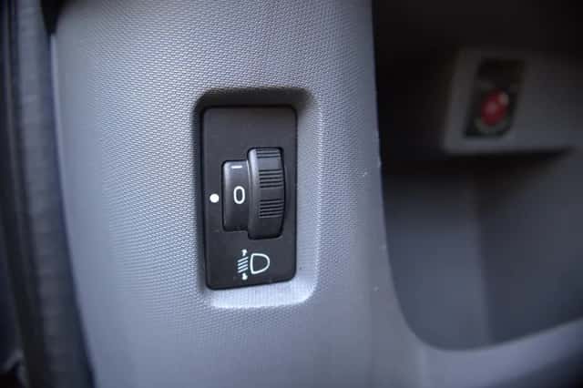 Peugeot 107 (2012) thumbnail 5