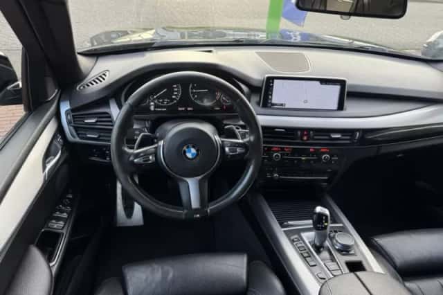 BMW X5 (2017) thumbnail 2