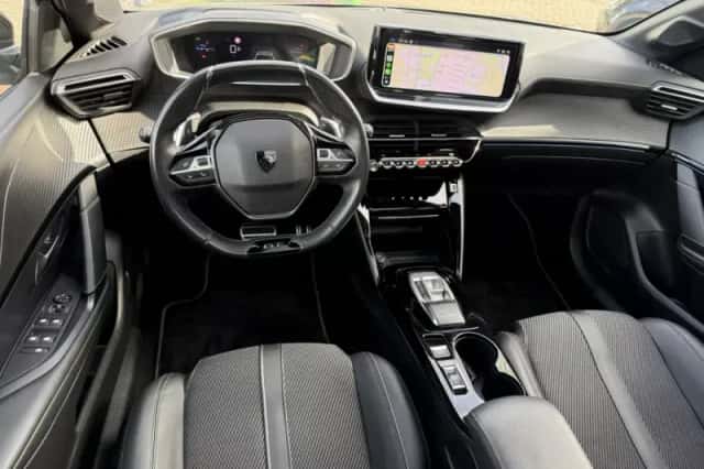 Peugeot 208 (2024) thumbnail 2