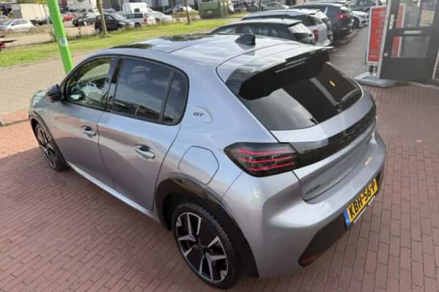 Peugeot 208 (2024) thumbnail 3