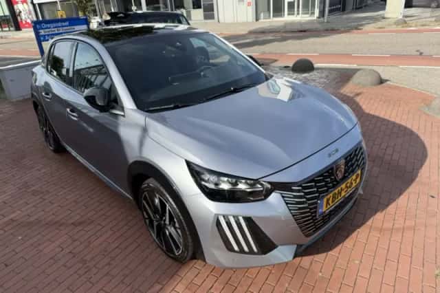 Peugeot 208 (2024) thumbnail 6