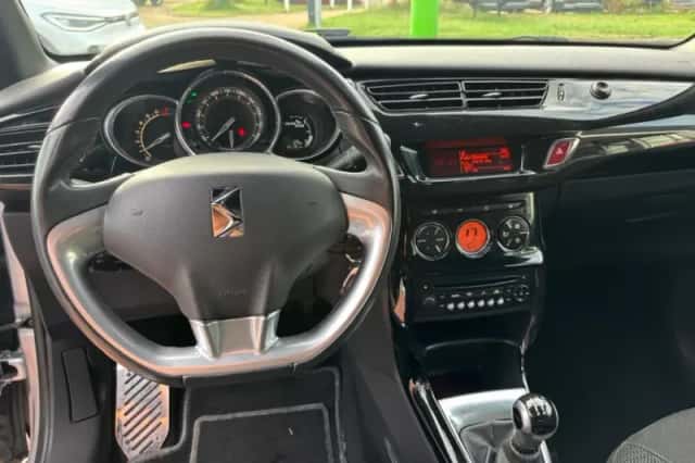 Citroën DS3 (2014) thumbnail 2