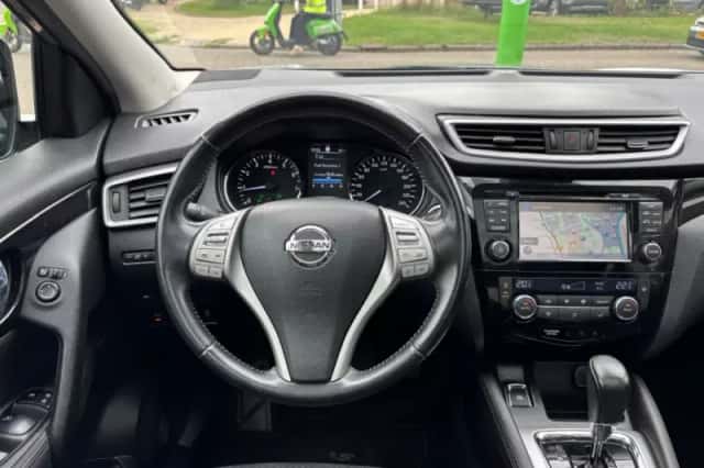 Nissan Qashqai (2016) thumbnail 2