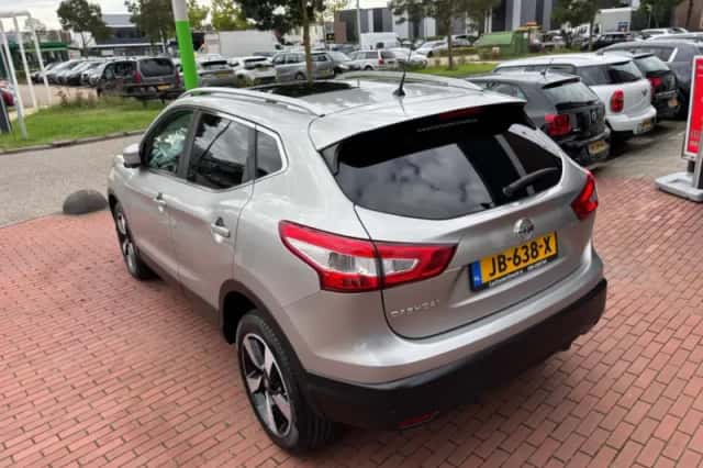 Nissan Qashqai (2016) thumbnail 3
