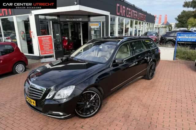 Mercedes-Benz E-Klasse (2010) thumbnail 1