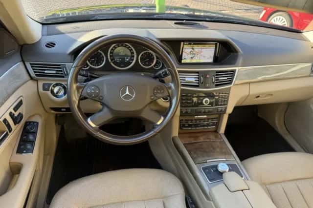 Mercedes-Benz E-Klasse (2010) thumbnail 2