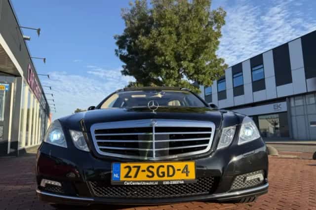 Mercedes-Benz E-Klasse (2010) thumbnail 5