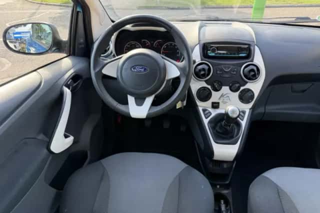 Ford Ka (2010) thumbnail 2