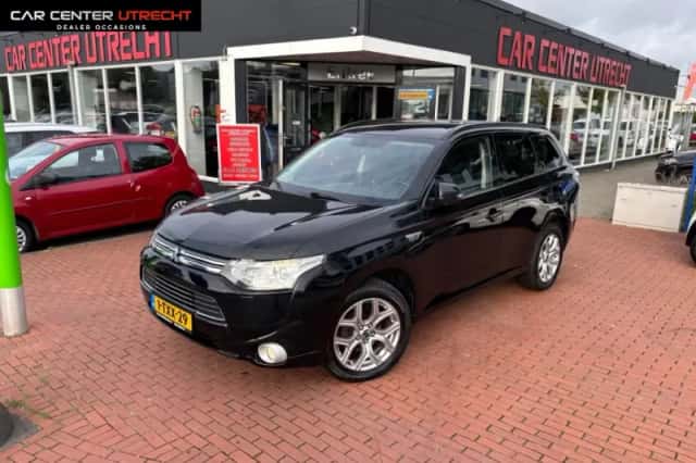 Mitsubishi Outlander (2014) thumbnail 1