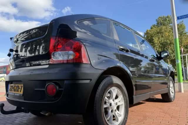 SsangYong Actyon (2008) thumbnail 4