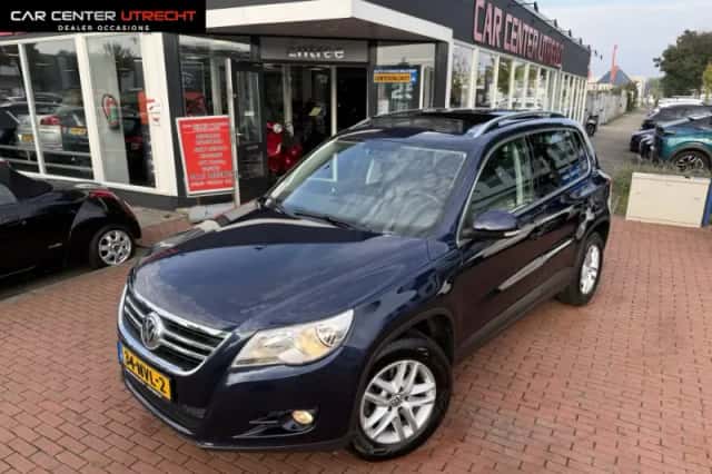 Volkswagen Tiguan (2010) thumbnail 1