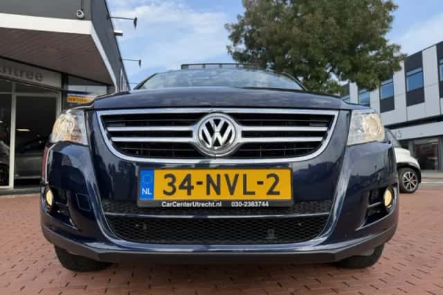 Volkswagen Tiguan (2010) thumbnail 5